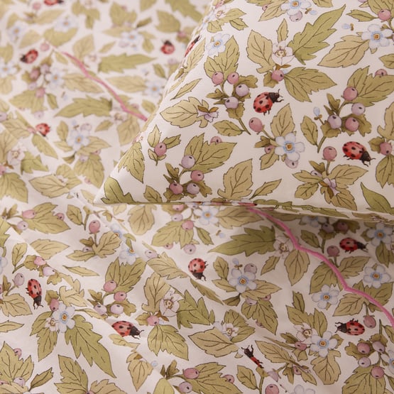 Fleur Harris Dancing Ladybugs White Scallop Sheet Set